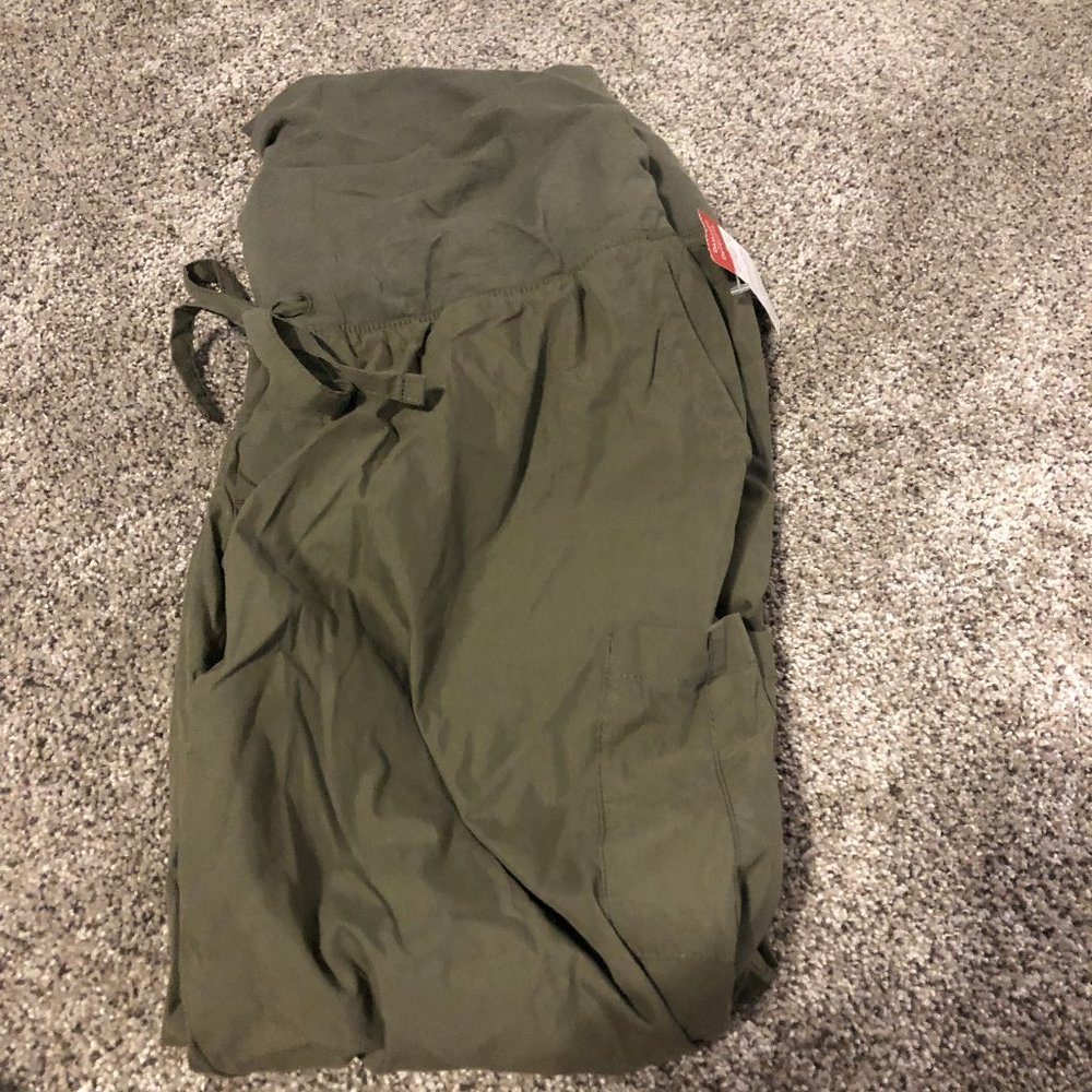 Full Panel Green / Old Navy Cropped Pants / Maternity Large / NWT